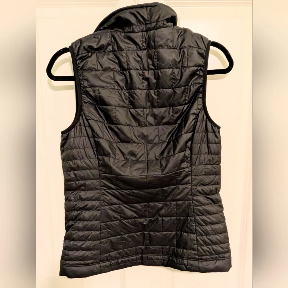 Patagonia Women's Black Quilted Vest - Picture 8 of 8